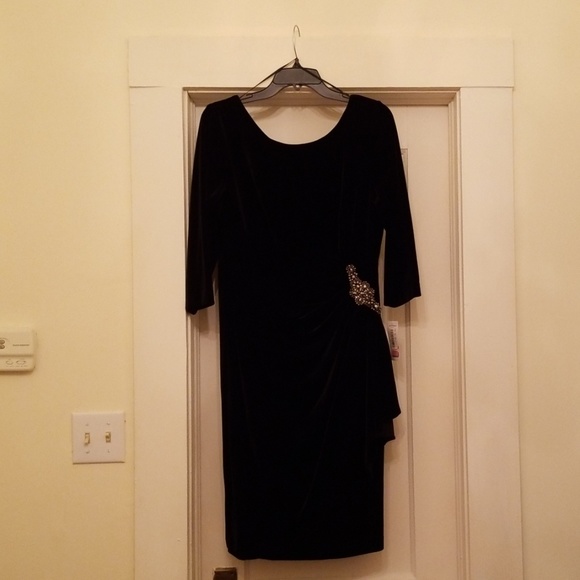 COPY - Black Velvet Slimming A-line Evening Holiday Dress - Picture 1 of 7